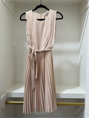 Forever 21 Pleated Midi Dress in Light Cream